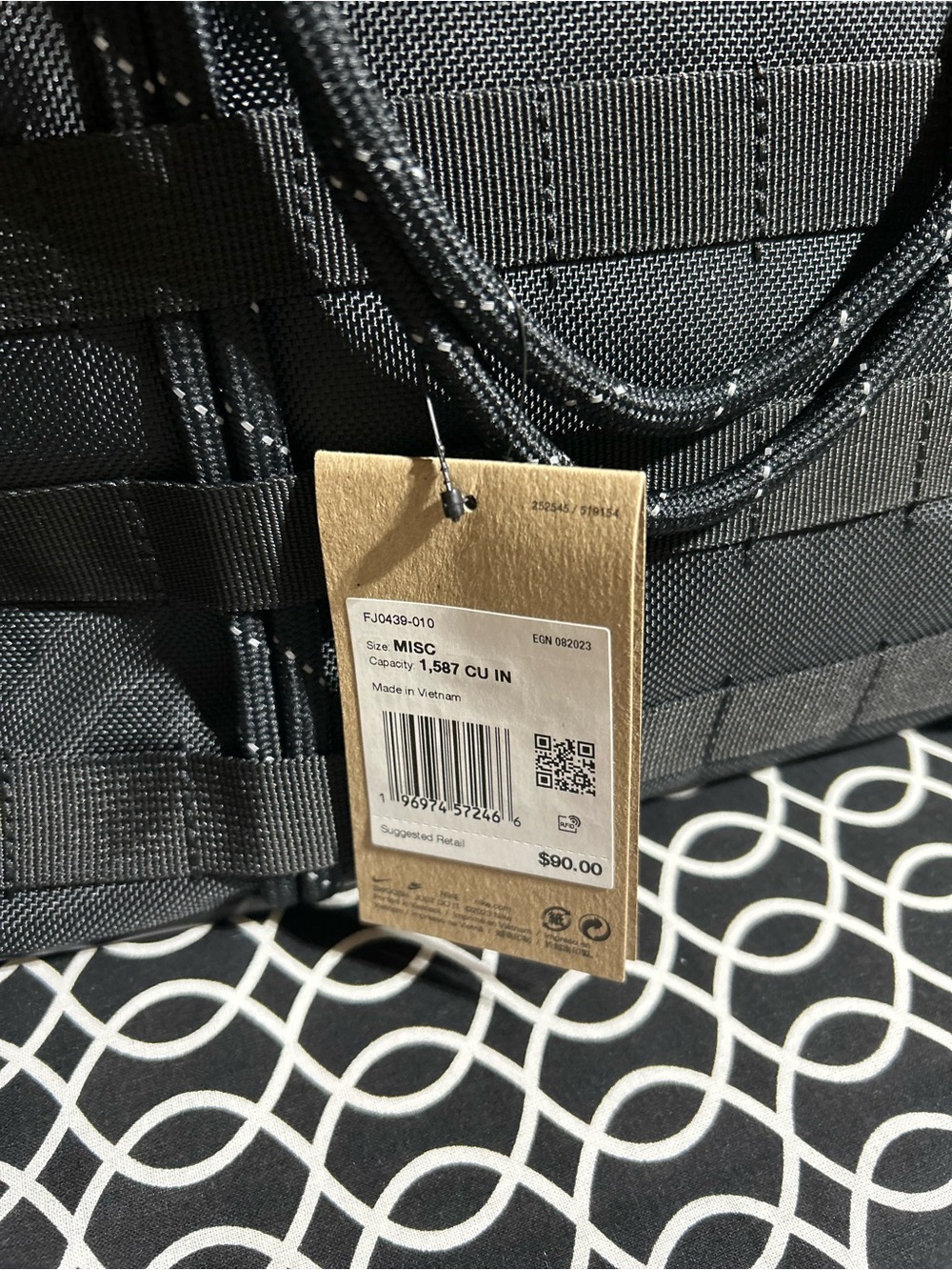 NWT Nike Sportswear RPM Tote Bag 26L Travel Gym Laptop
Shoulder Bag FJO439-010 - Picture 4 of 15